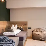 Lerchpeuntgut Alpenfreud * Tamsweg